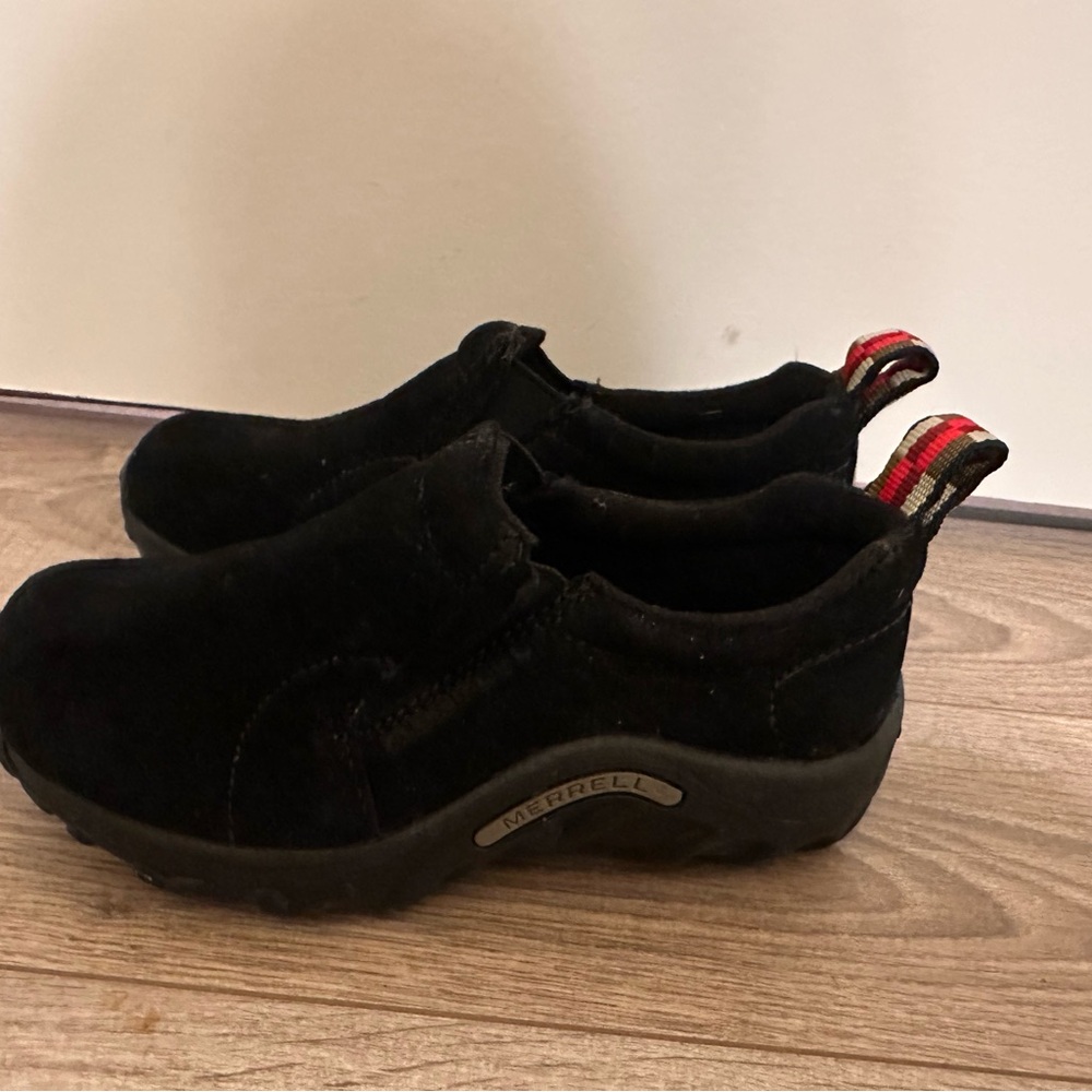 Merrell Kids Black Slip-On jungle tek Sneakers with Red Accent Pull Tabs size 12